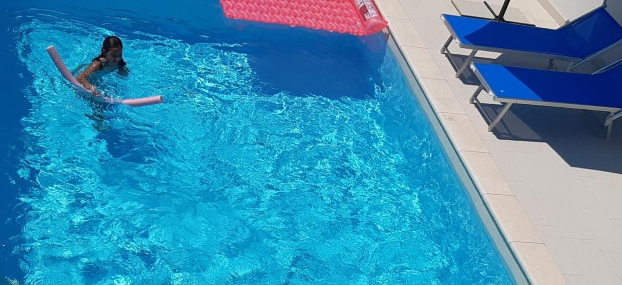 Villa Bianca - Apartment With Private Pool بريفلاكا المظهر الخارجي الصورة